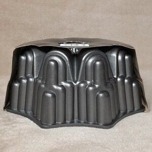 Martha Stewart Cathedral Bundt Cake Pan By Nordic Ware 10 Cup Cast Aluminum